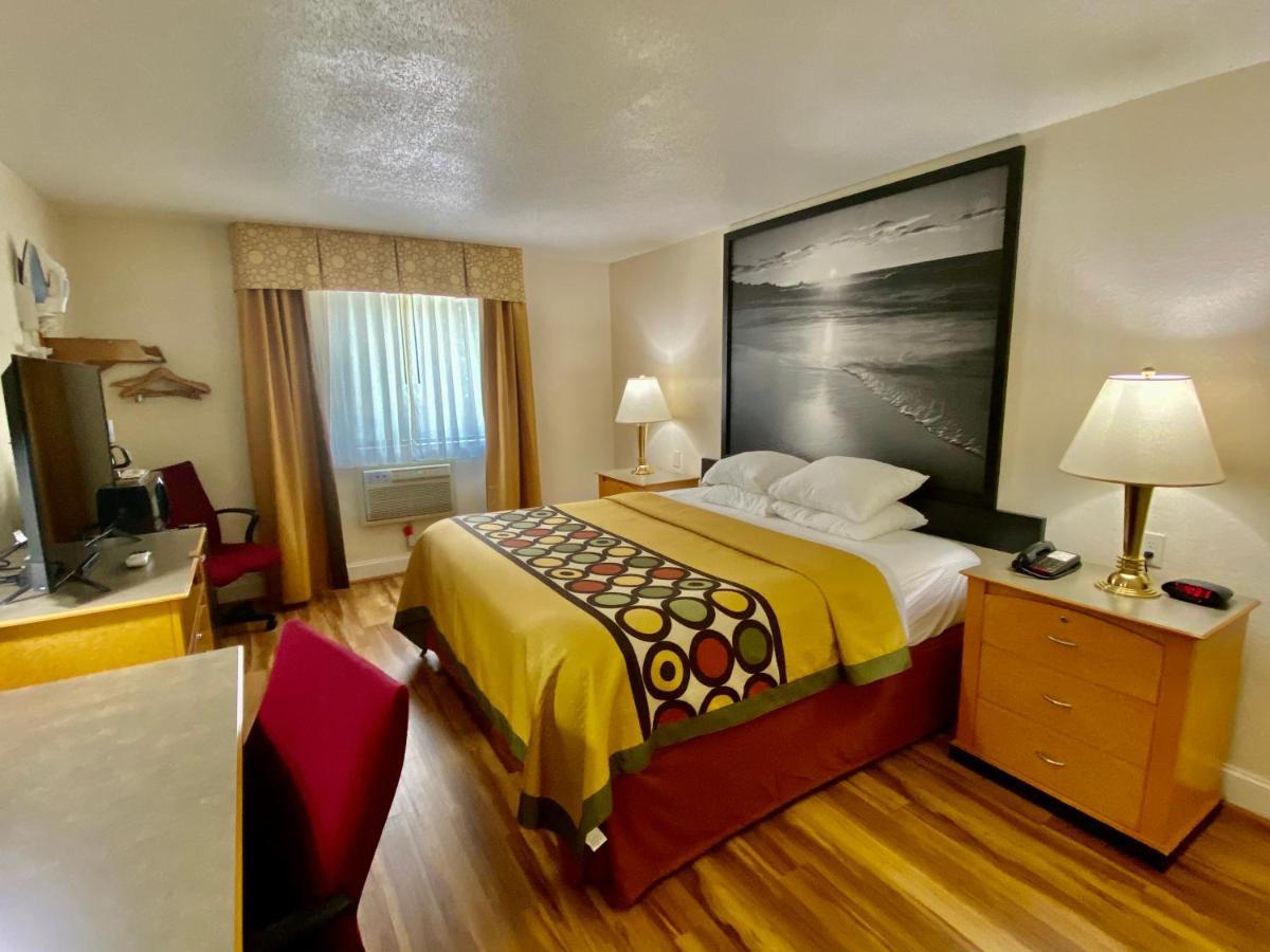 Super 8 By Wyndham Anderson/Clemson Area Motel Buitenkant foto