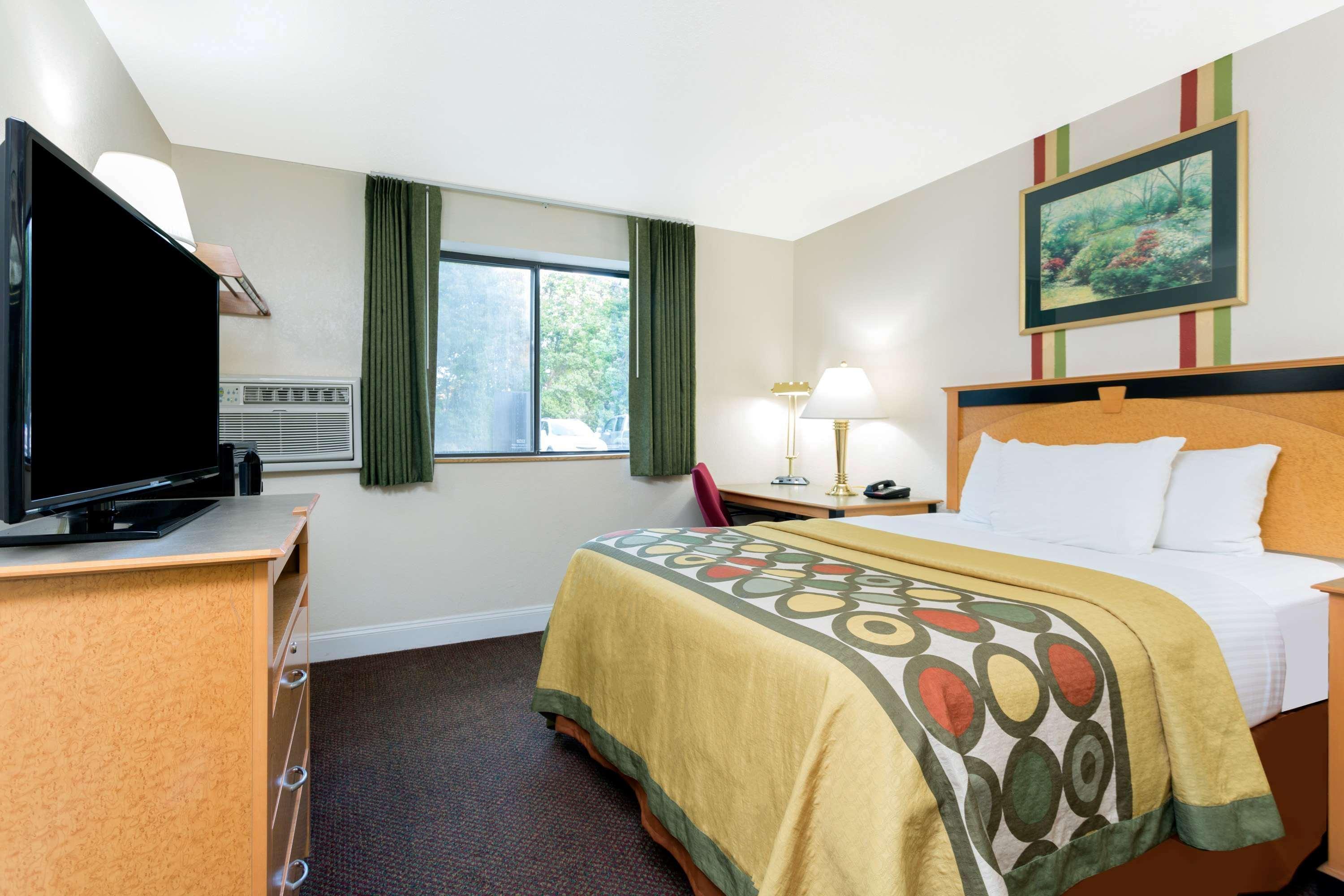 Super 8 By Wyndham Anderson/Clemson Area Motel Buitenkant foto