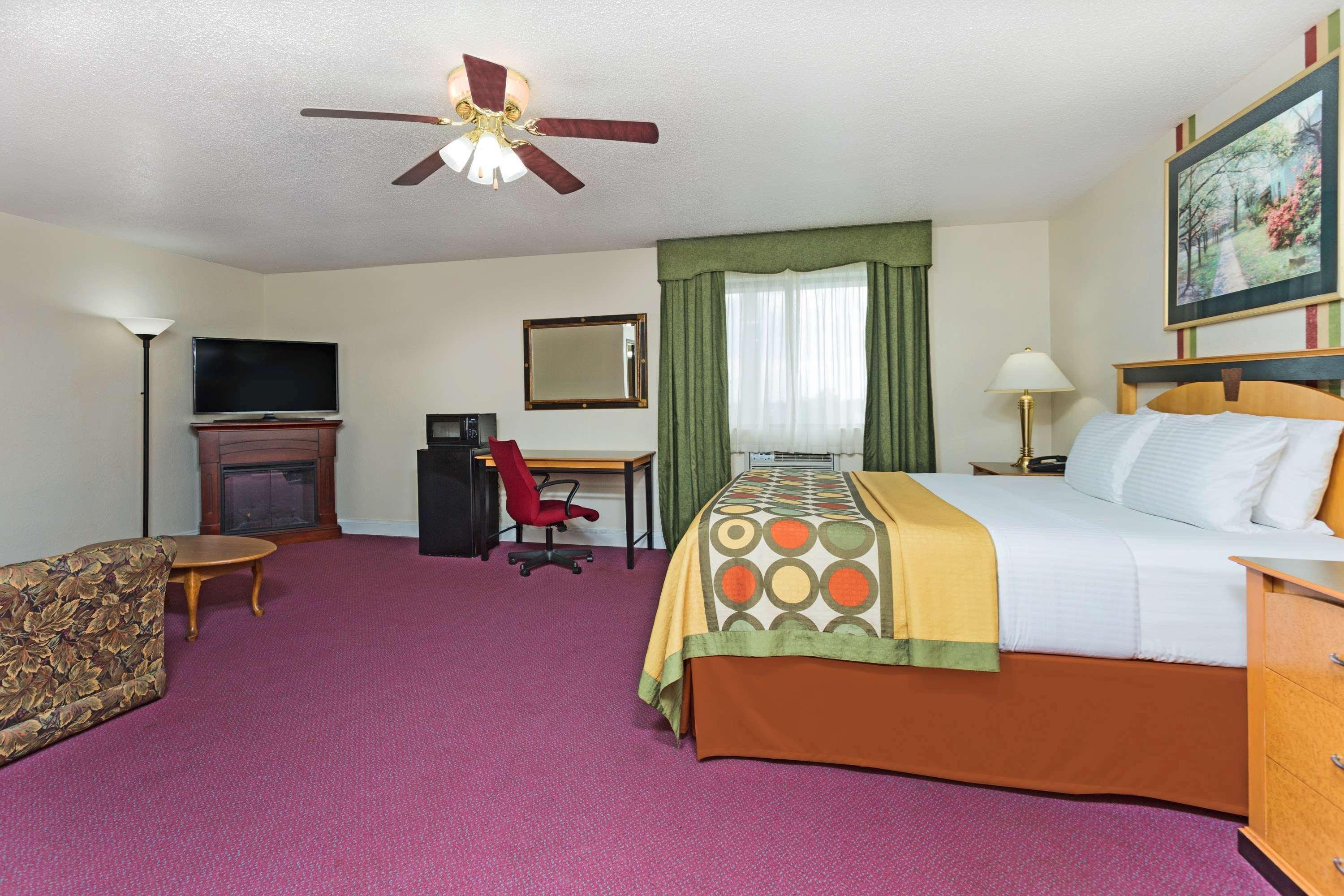 Super 8 By Wyndham Anderson/Clemson Area Motel Buitenkant foto