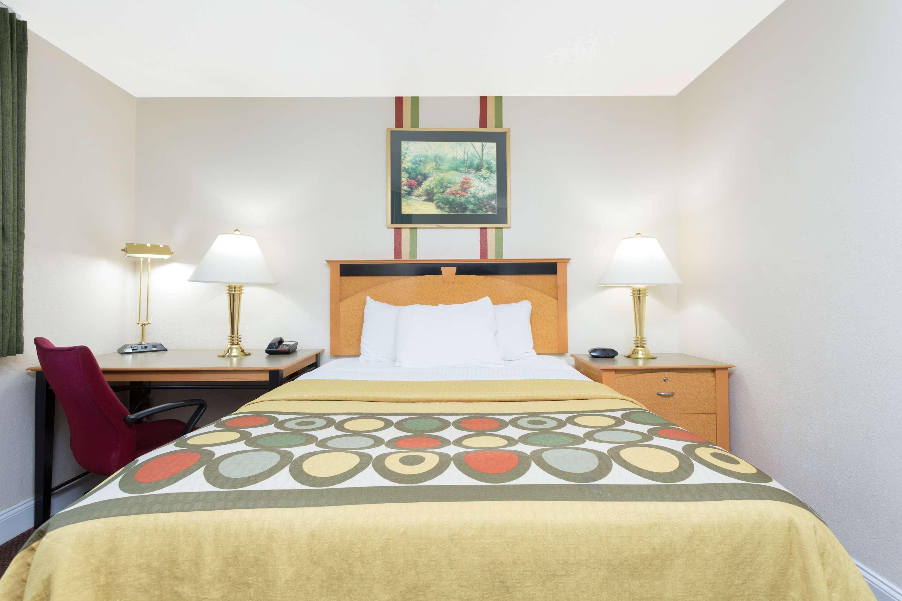 Super 8 By Wyndham Anderson/Clemson Area Motel Buitenkant foto