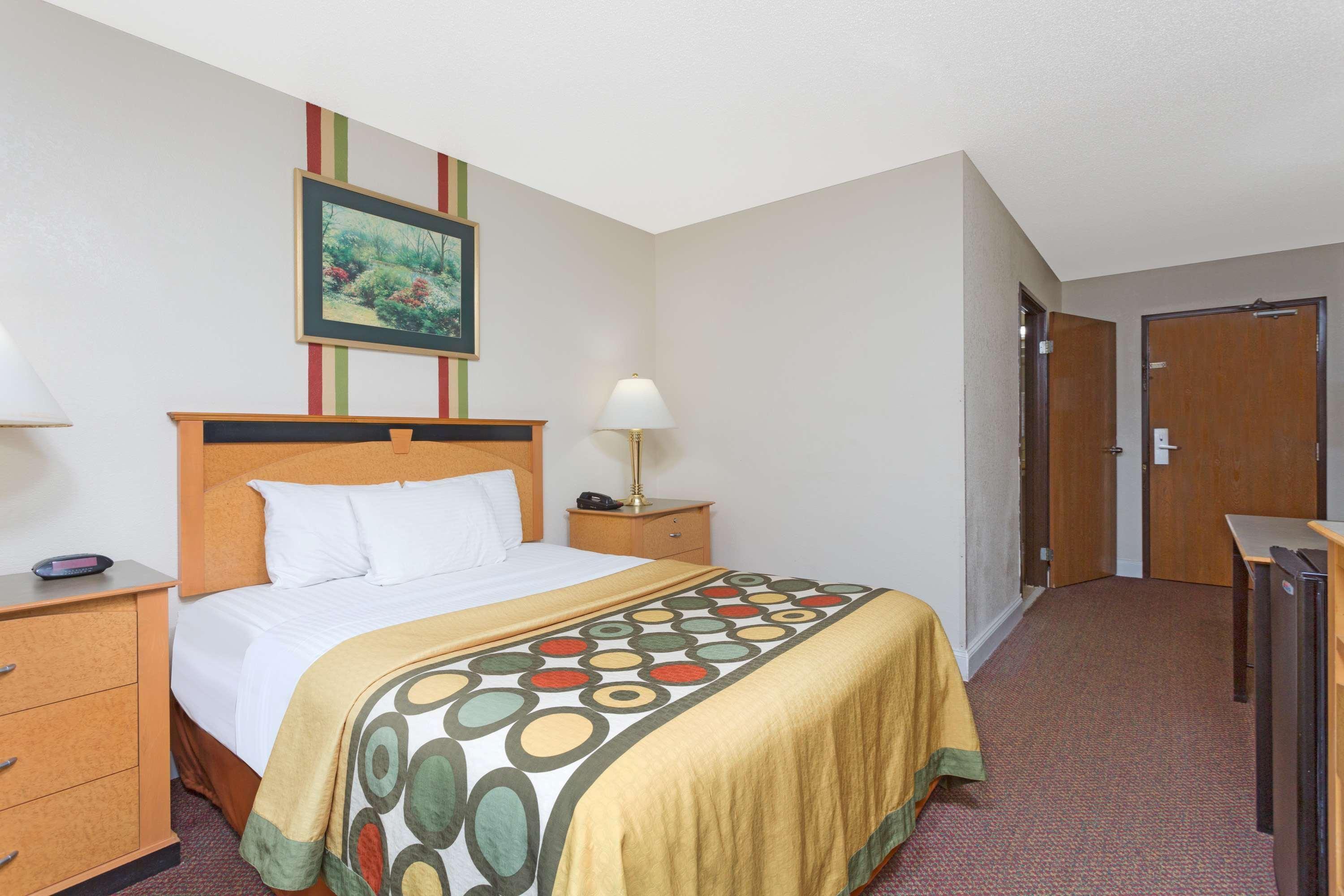 Super 8 By Wyndham Anderson/Clemson Area Motel Buitenkant foto